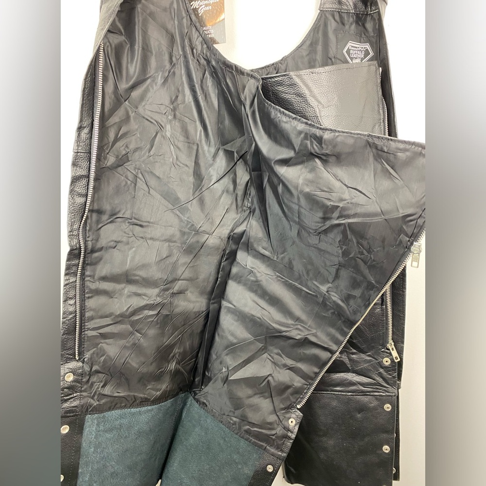 Diamond Plate Buffalo Leather size XL Black Leather Motorcycle Biker Chaps - Picture 8 of 10